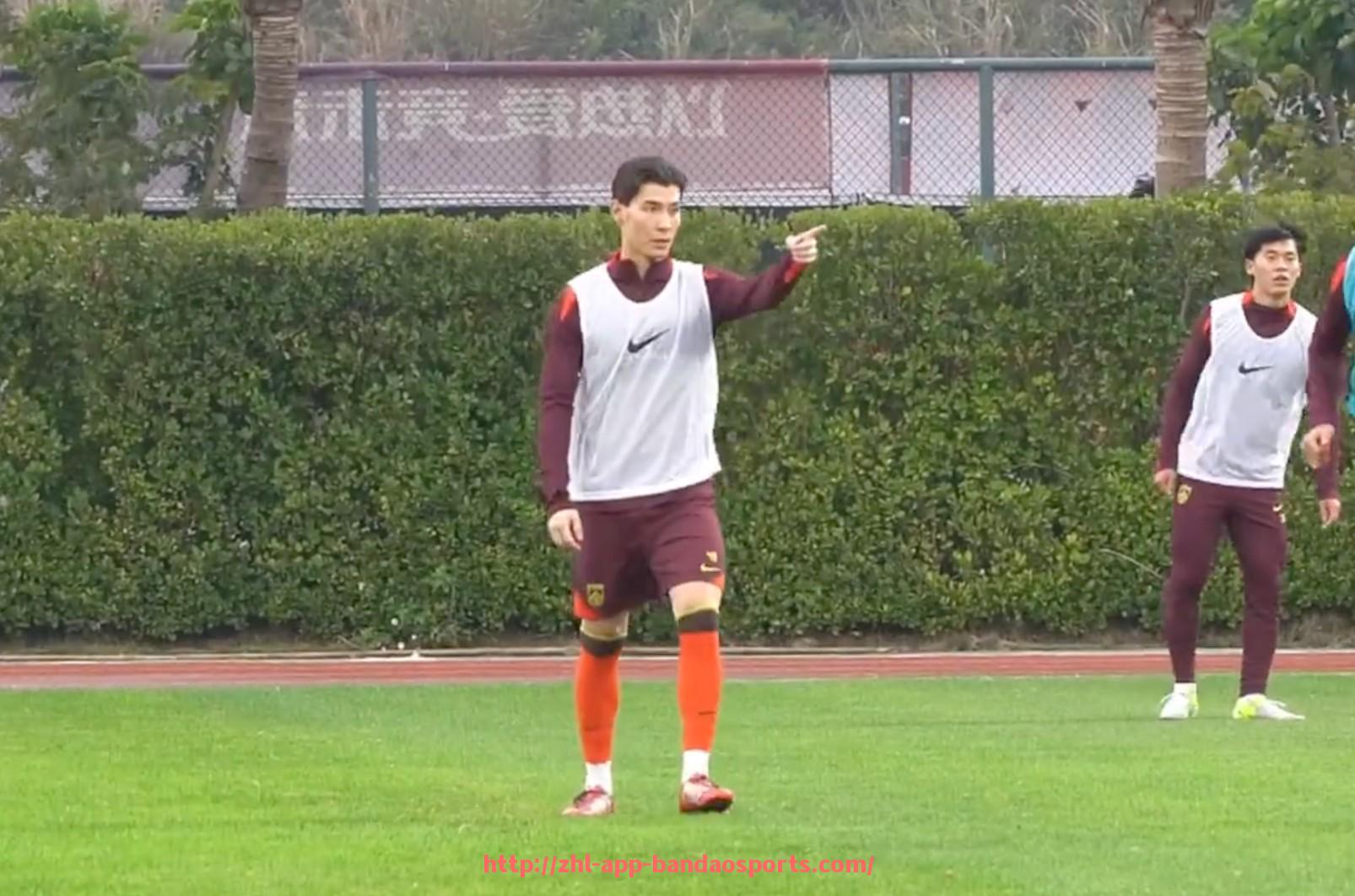 半岛体育app-詹姆斯·哈登在火箭队的职业生涯回顾与成就