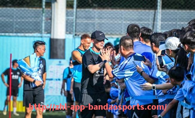 半岛体育app-世俱杯最快进球球员是谁？精彩瞬间及背景介绍