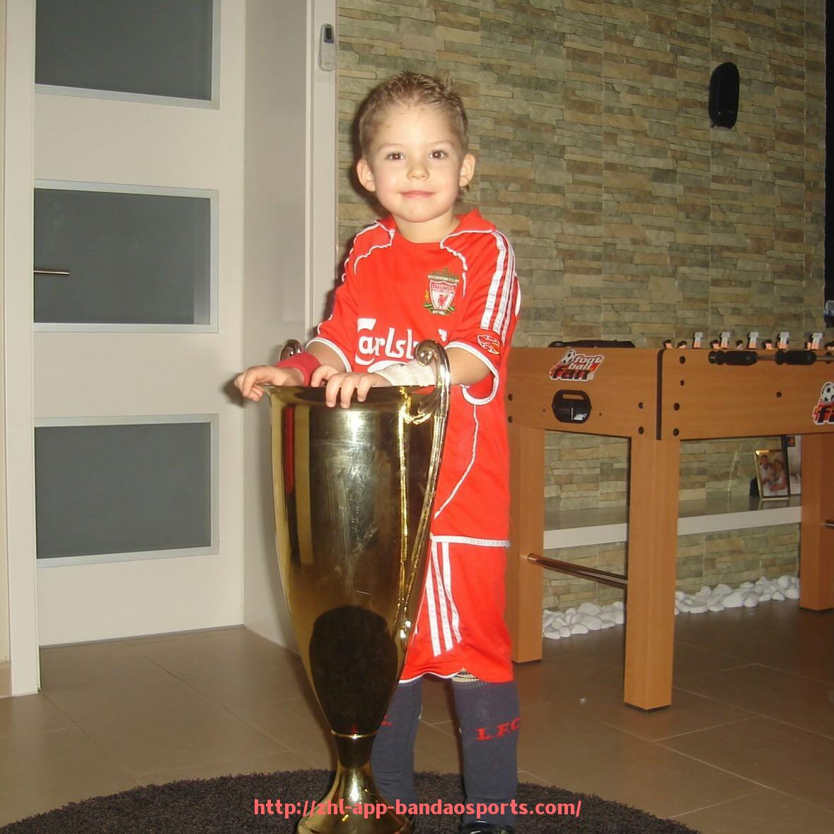 半岛体育app-法甲伤病报告发布：赛季中伤情对战力影响几何？