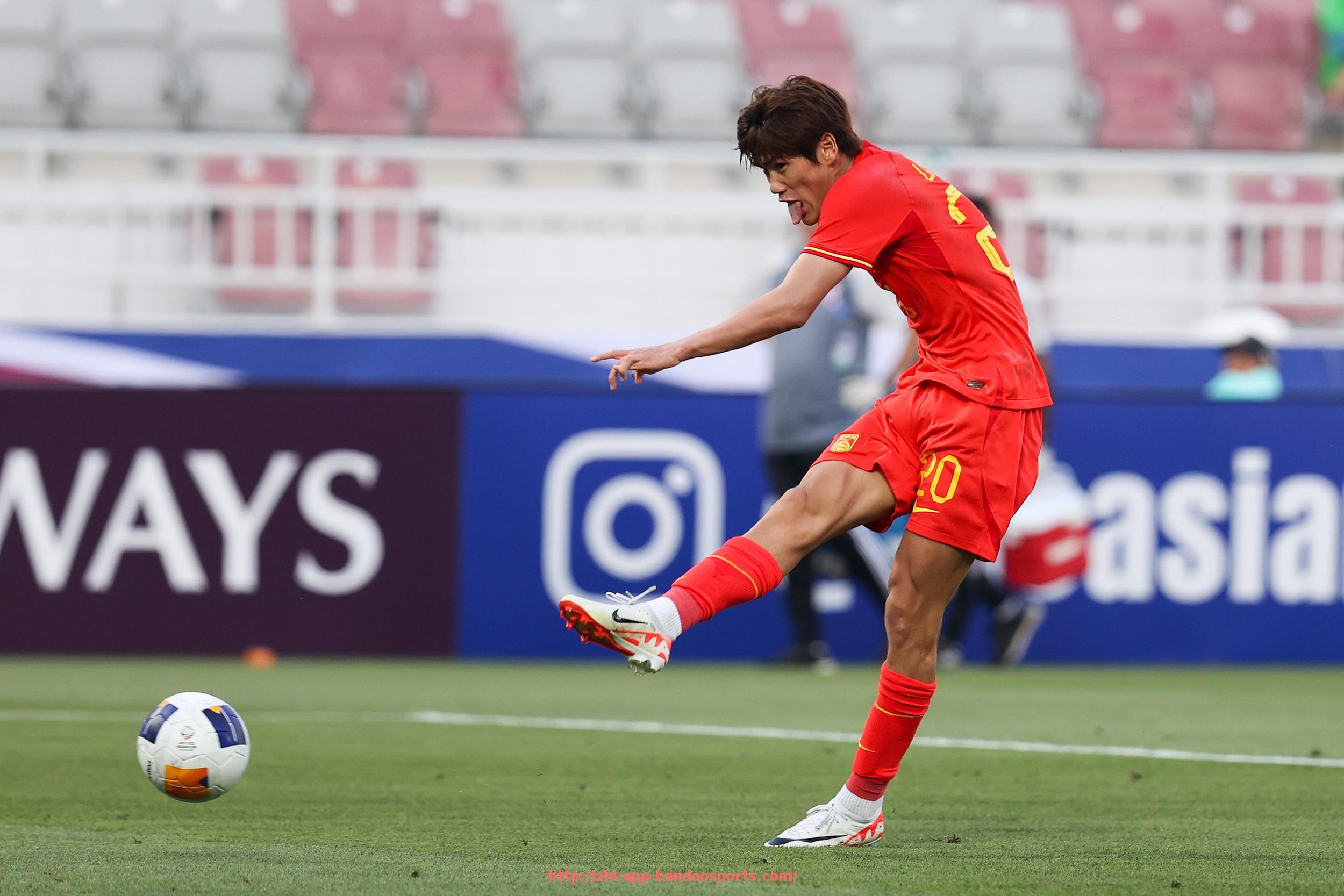 半岛体育app-世俱杯比赛中实现长途奔袭破门球员的经典进球回顾