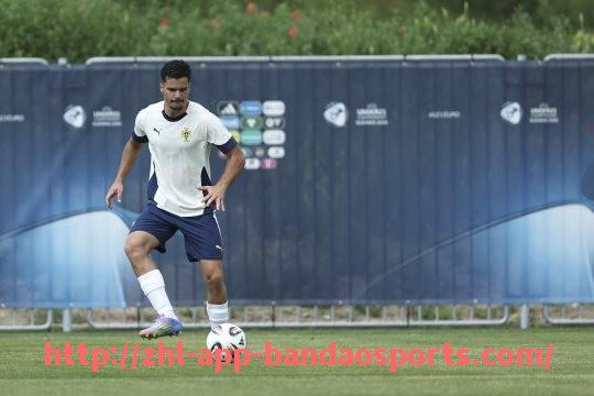 半岛体育app-法甲球队2024-2025赛季商业化发展与运营分析